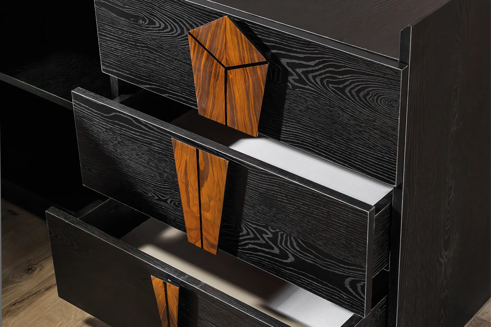 Hügo Ofis Takımı 16